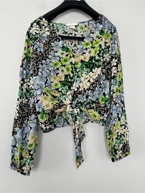 H&M Floral Blouse V-Neck Tie Front Long Sleeve Cropped Viscose Cottagecore Top M